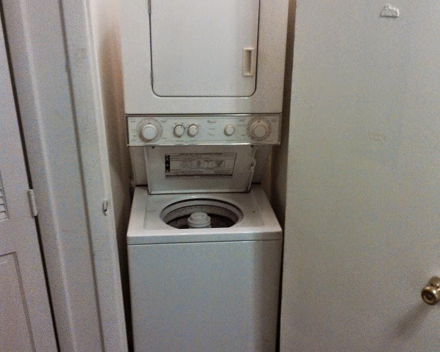 washer/dryer in apartment
