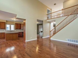 5 Barton Creek Ct, Lake In The Hills, IL 60156