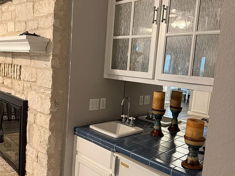 5600 FM 1466 — Photo 37