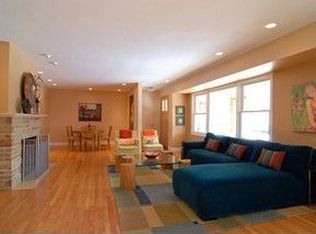 966 Oxford Rd, Glen Ellyn, IL 60137