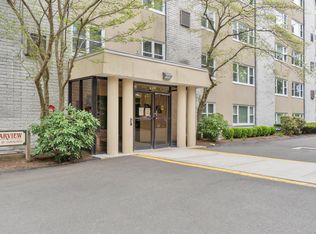 707 Mix Ave APT 32, Hamden, CT 06514