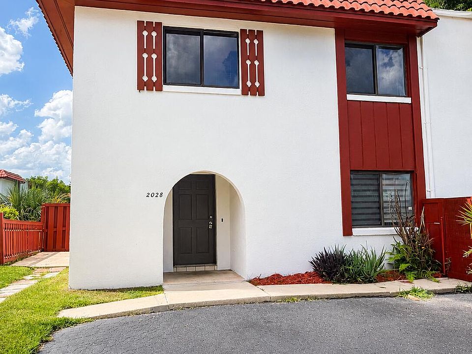 1st image of 2028 Oak Meadow Cir