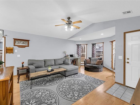 4th image of 1210 Spring St
