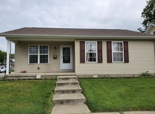 703 E 4th St, Seymour, IN 47274