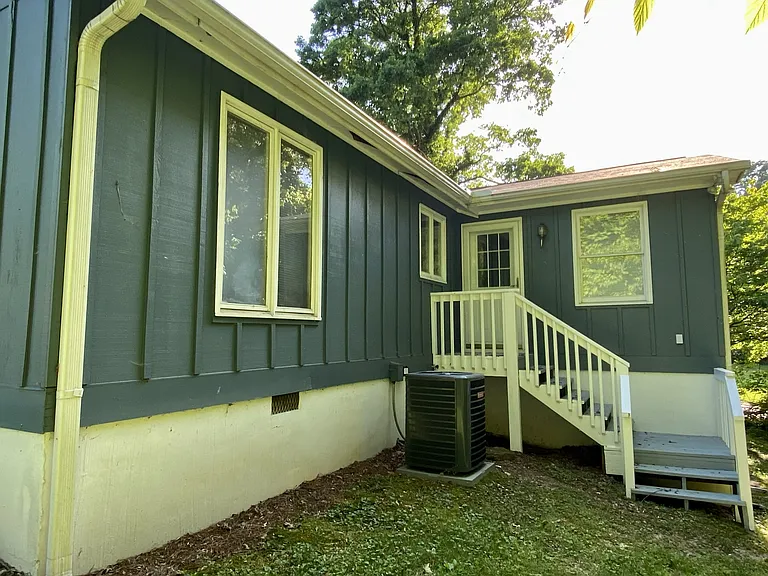 3827 Cavalier Dr — Photo 19