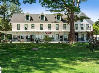 18599 Mission Rd, Traverse City, MI 49686