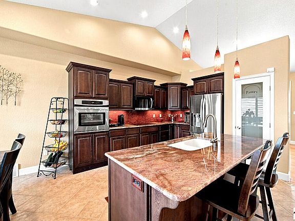 5th image of 3531 Maricopa Dr