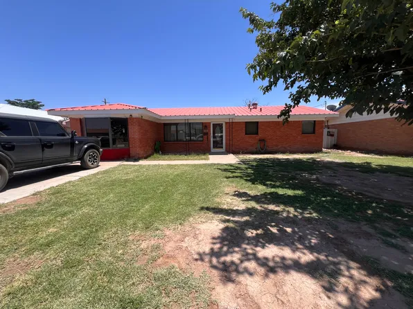 2210 S Johnson St, Pecos, TX 79772