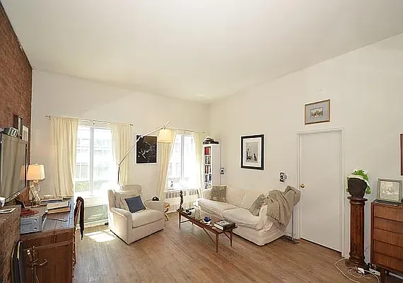 Rented by Buchbinder & Warren | media 9