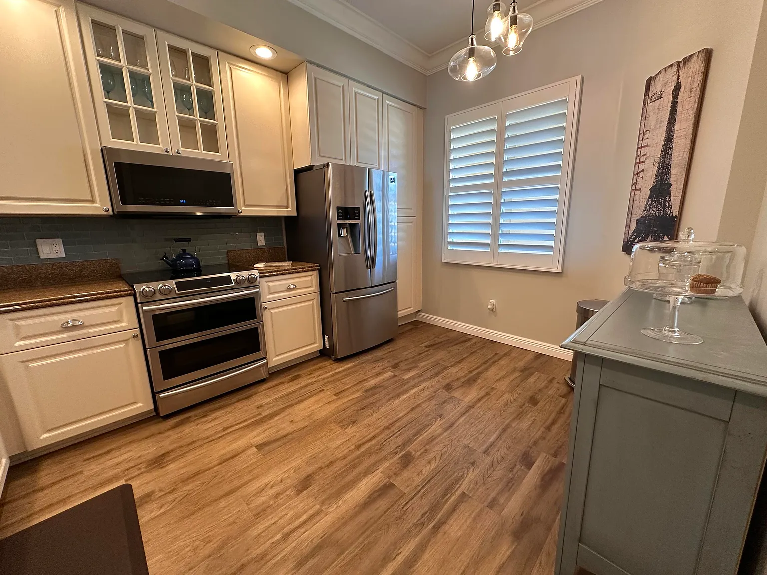 2 bed, 2.0 bath, 1989 sqft, $3,000 — Photo 3