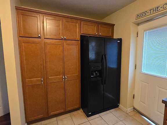 3rd image of 3124 Baybriar Rd