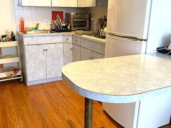 3rd image of 1848 2nd Ave APT 2B