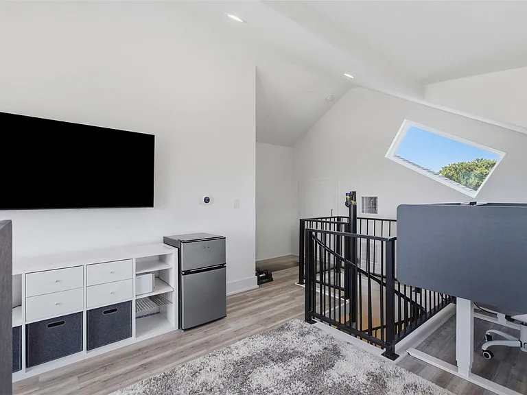 2711 Crest Ave #A — Photo 27