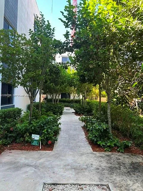 751 NW 1st St — Photo 2