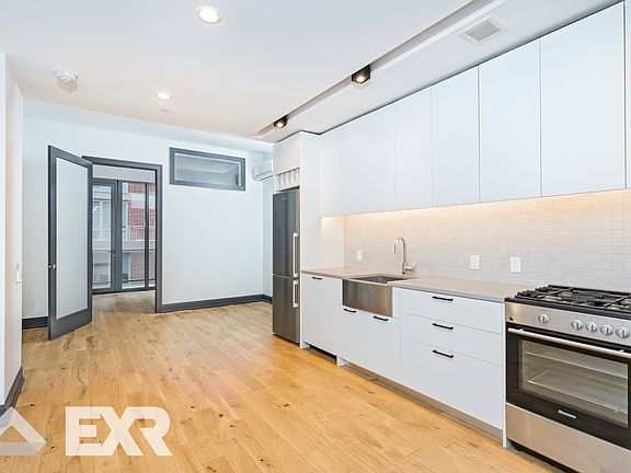 2nd image of 42-22 27th St #523