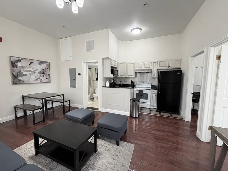 217 N 11th St #401 — Photo 9