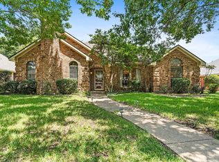 1529 Nettleton Dr, Desoto, TX 75115