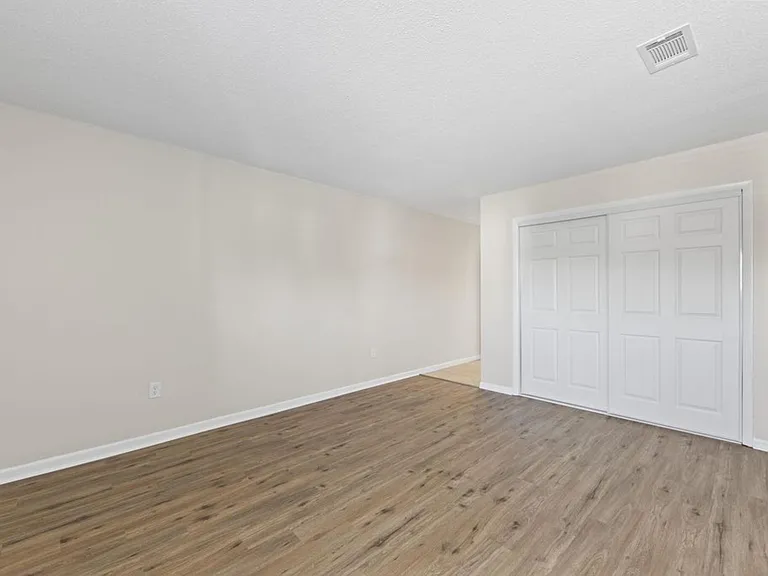 406 Marshall Ct NW #7 — Photo 18