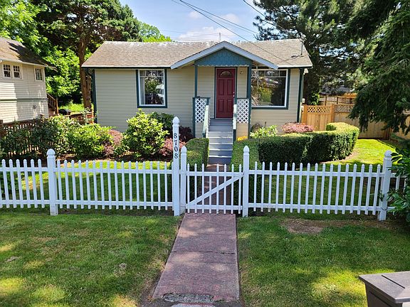 Cute Greenwood house in quiet neighborhood