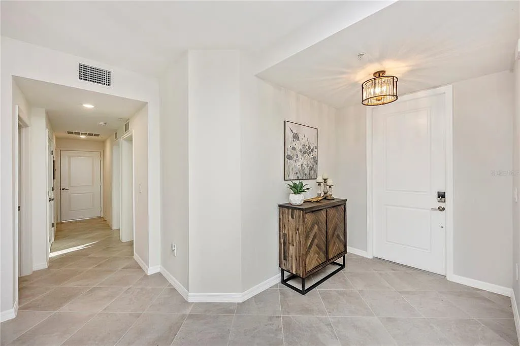 3 bed, 2.0 bath, 1789 sqft, $5,500 — Photo 4