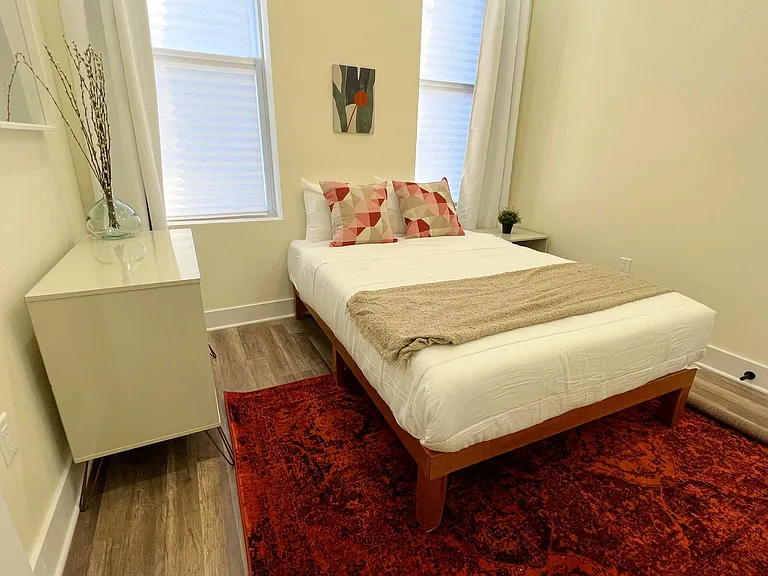 2203 Catharine St #1 — Photo 20