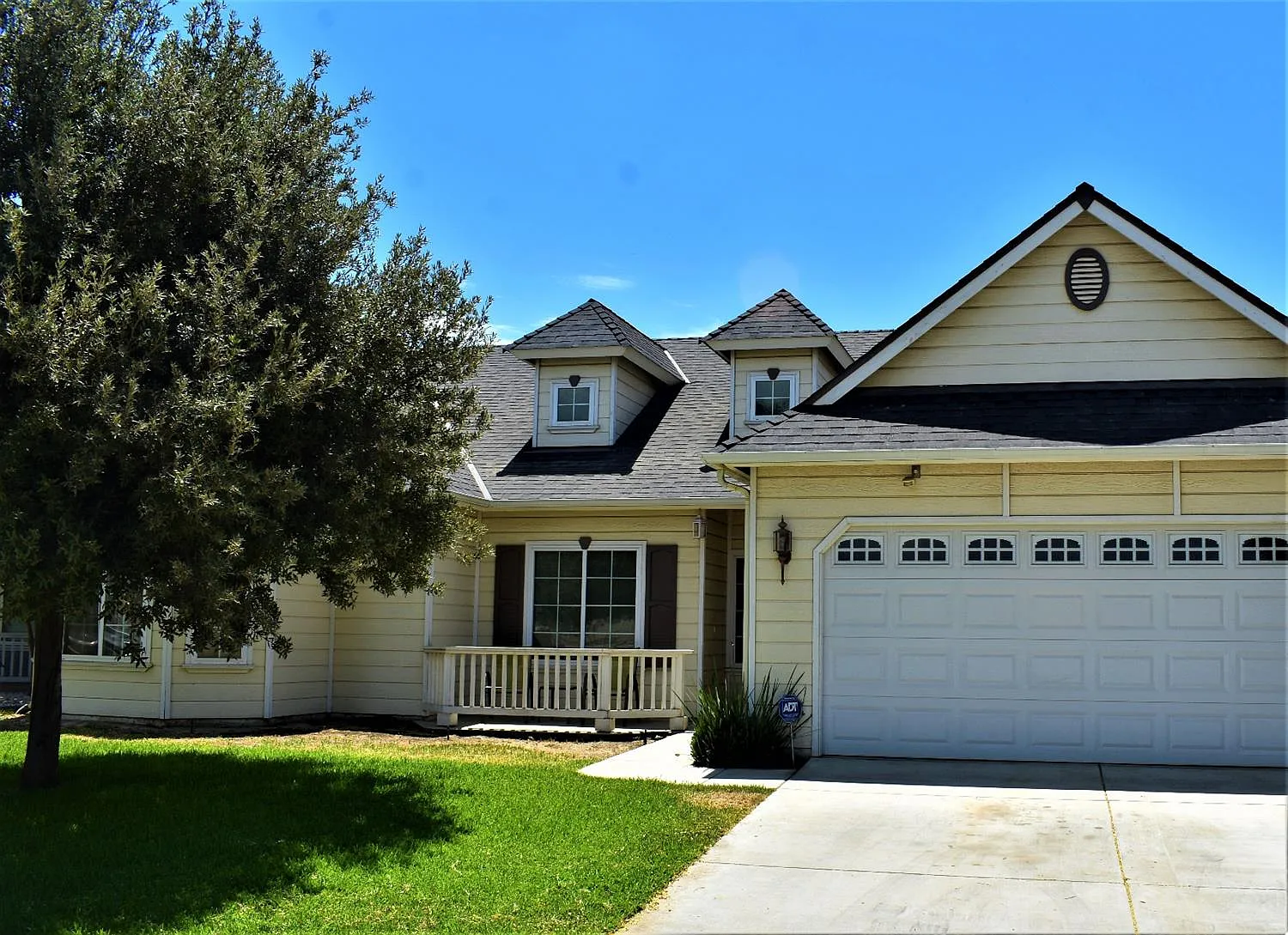 2575 Kaiser Creek Ave photo 1