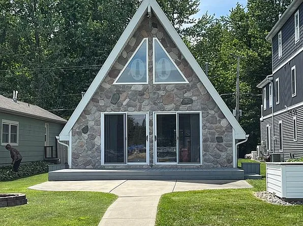 451 Maple Ln, Coldwater, MI 49036