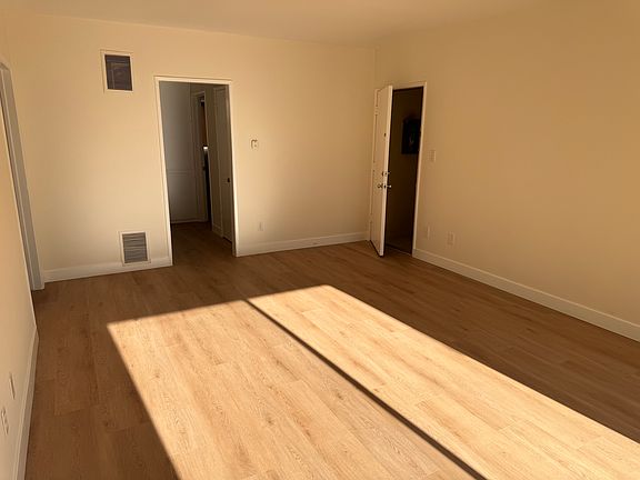 5th image of 511 Montana Ave APT 8