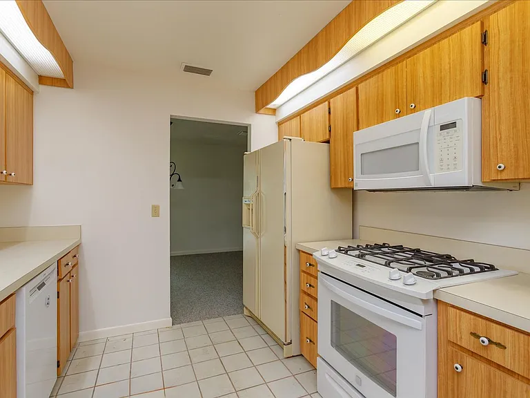 1192 Lady Susan Dr — Photo 9