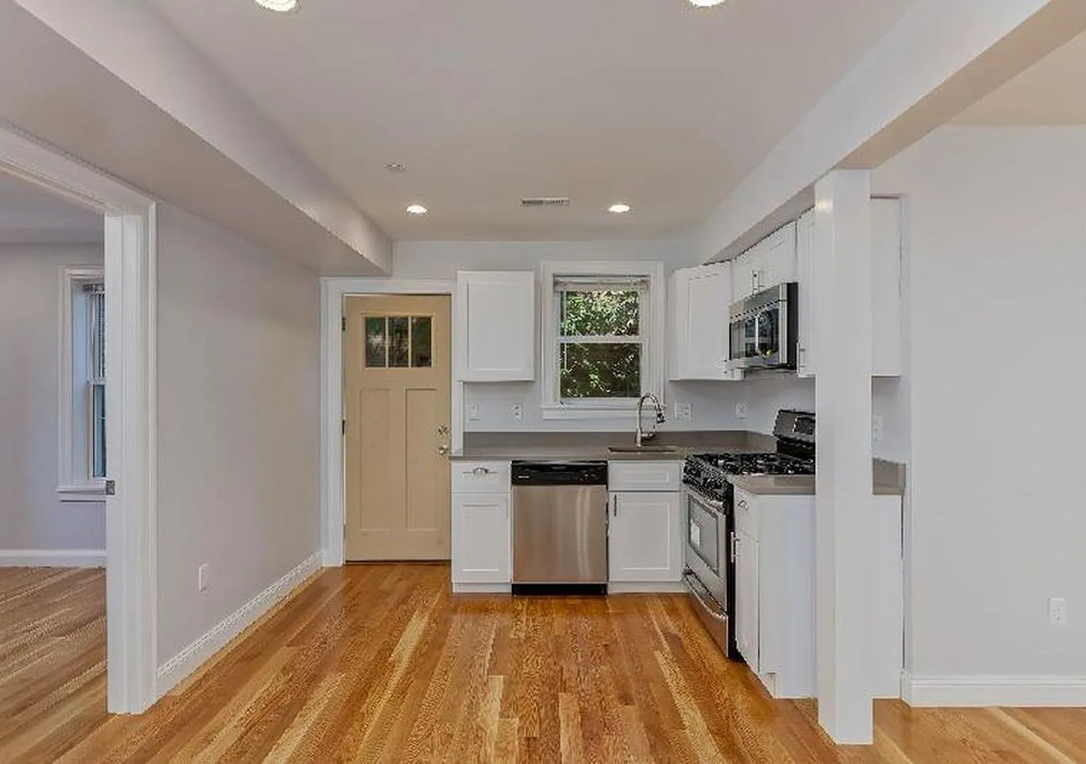 715 Parker St #5E Boston MA 02120 — Photo 4