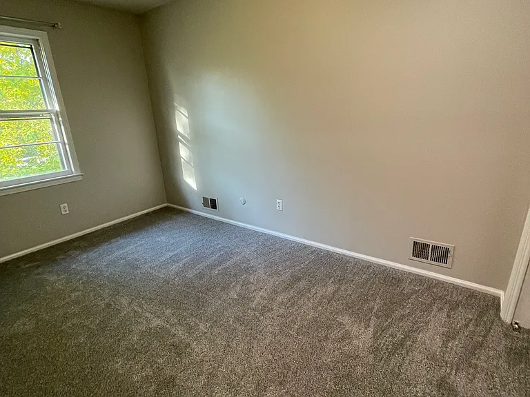 6115 High Grove Rd — Photo 14