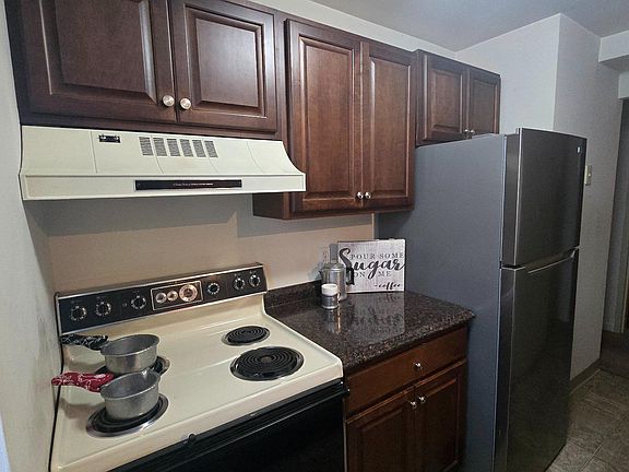 4th image of 917 Columbia Ave Suite 412