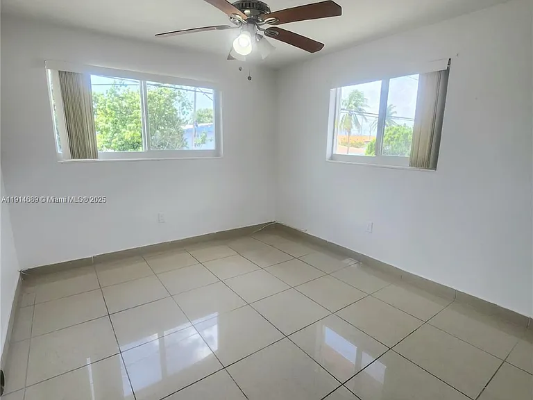 2400 NW 10th Ave #4 — Photo 7