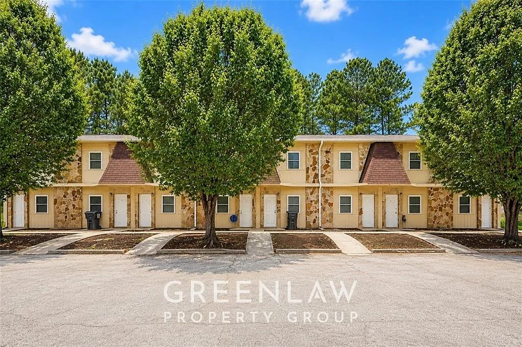 2 bed, 1.0 bath, 7168 sqft, $1,497 — Photo 2