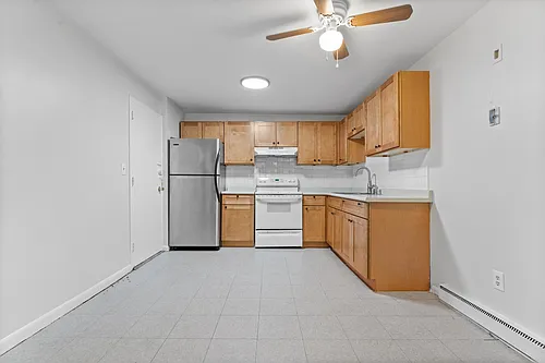 580 Cummins Hwy #16 Photo 1