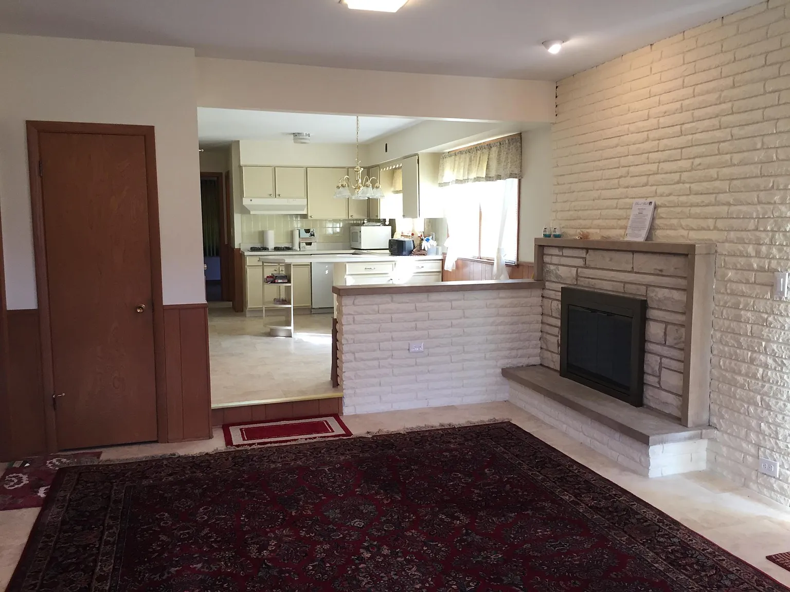 4 bed, 2.5 bath, 2350 sqft, $3,400 — Photo 3