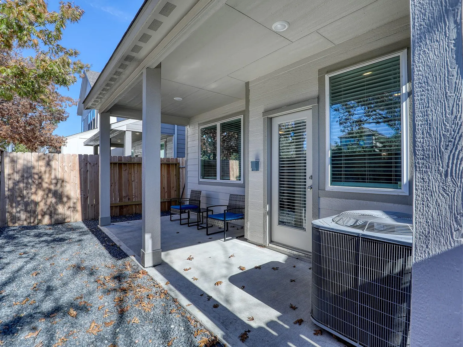 3 bed, 2.5 bath, 1703 sqft, $3,200 — Photo 4