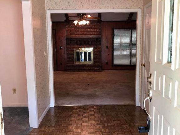 3rd image of 212 Evans Ave