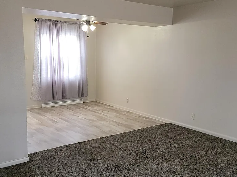 240 Country Club Blvd #B — Photo 9
