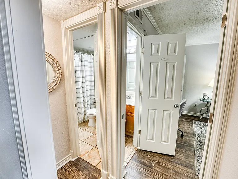 Le Montreaux Apartments — Photo 32