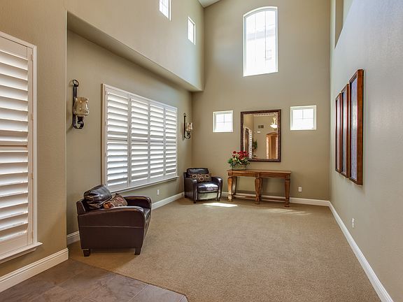 5th image of 770 Jasmine Ct