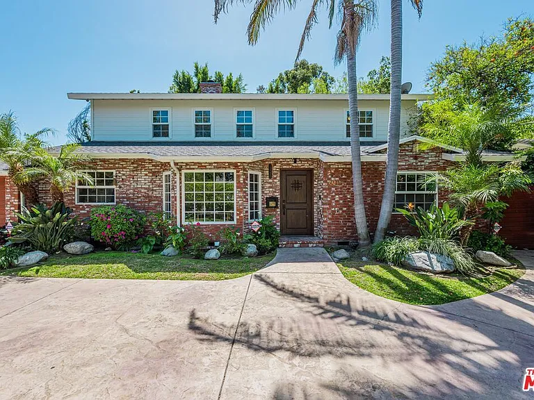 13230 Hesby St — Photo 1