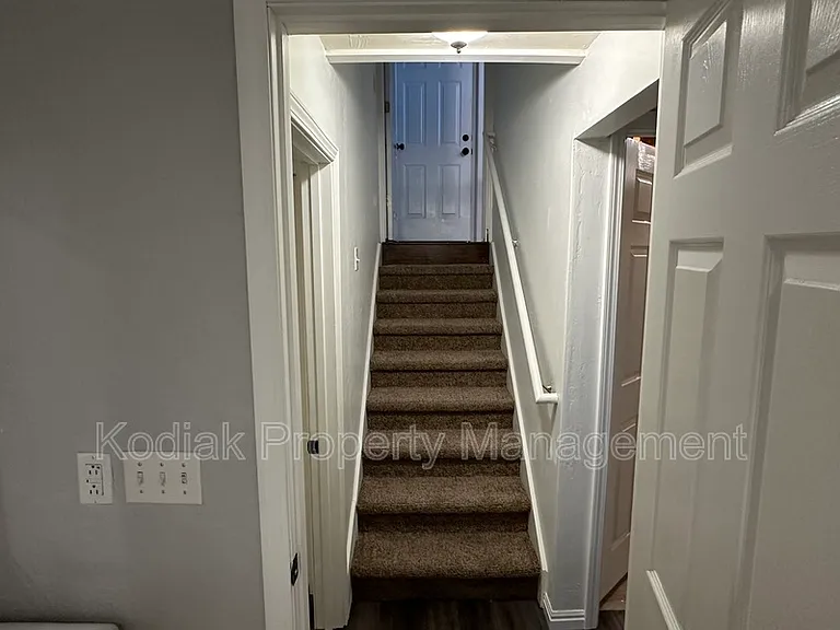 1941 Jenny Ln — Photo 20