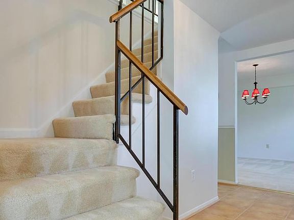 4th image of 4104 Minstrell Ln