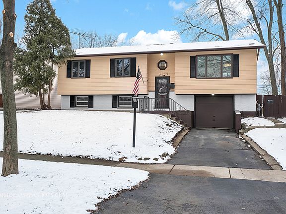 3rd image of 7147 Glenwood Ln
