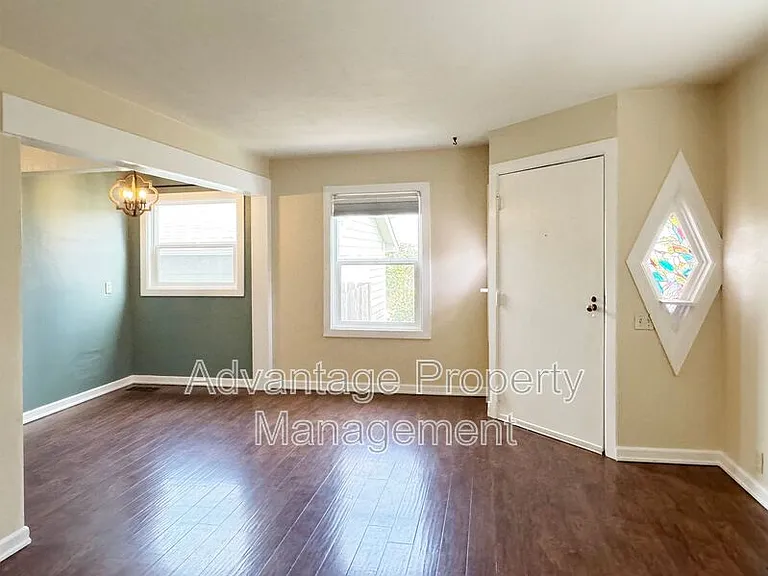 2889 NW Gibson Hill Rd — Photo 4