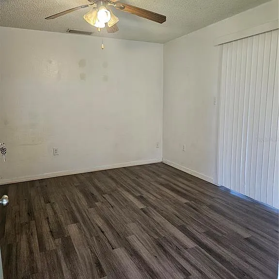 331 W Alamo Dr — Photo 4
