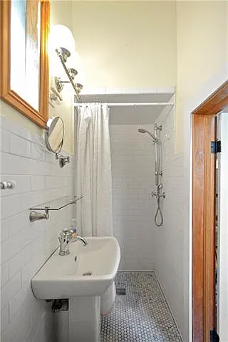 2020 Dauphine St — Photo 20