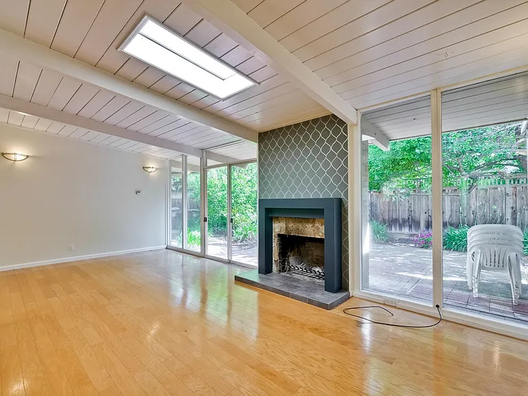 485 Emmons Dr — Photo 11