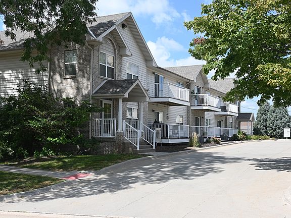 Square 131 12-Plex.